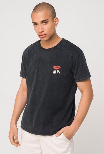 Kaotiko Lips Japan Tie Dye T-Shirt black